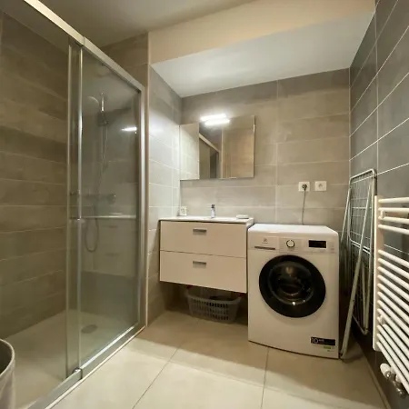 Lumineux Et Spacieux Contemporain Dans Recente Et Paisible A - Fr-1-693-48