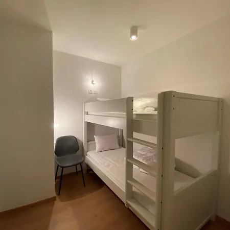 Lumineux Et Spacieux Contemporain Dans Recente Et Paisible A - Fr-1-693-48 Apartment