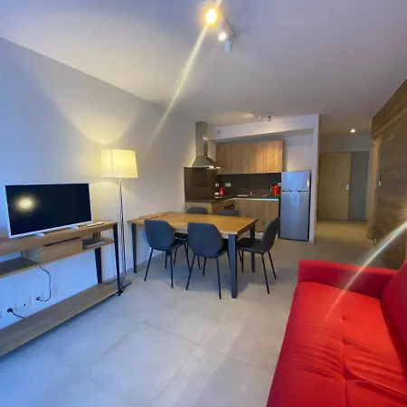 Lumineux Et Spacieux Contemporain Dans Recente Et Paisible A - Fr-1-693-48 * Chatel
